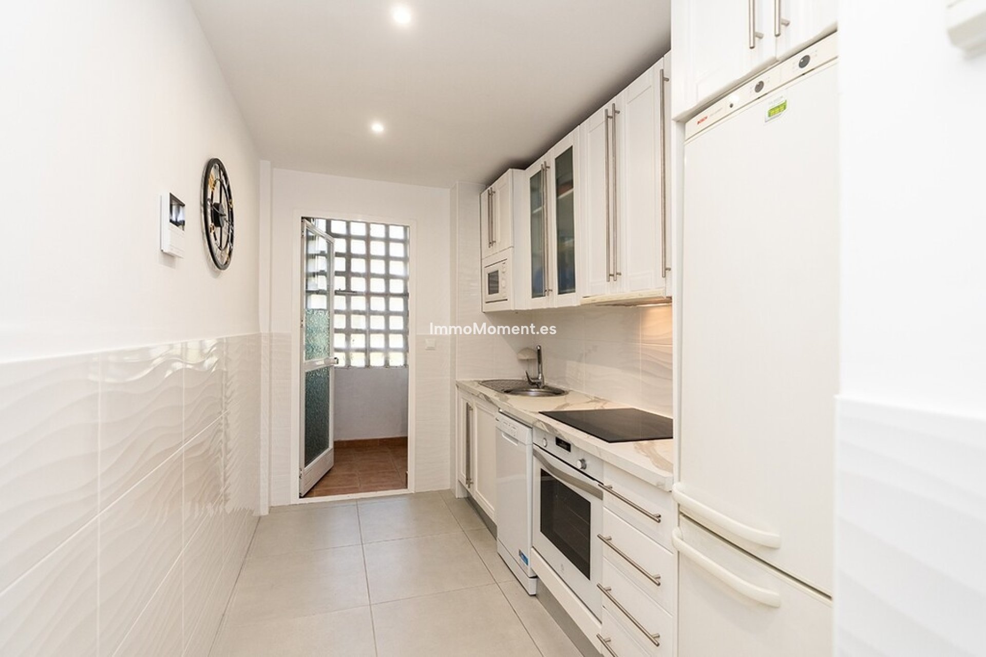 Resale - Apartment - Marbella - Elviria