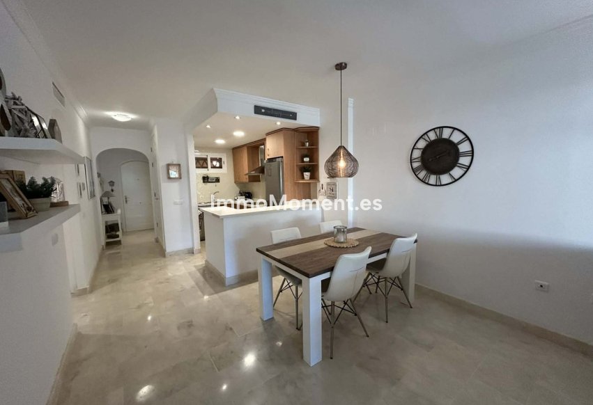 Resale - Apartment - Marbella - Elviria