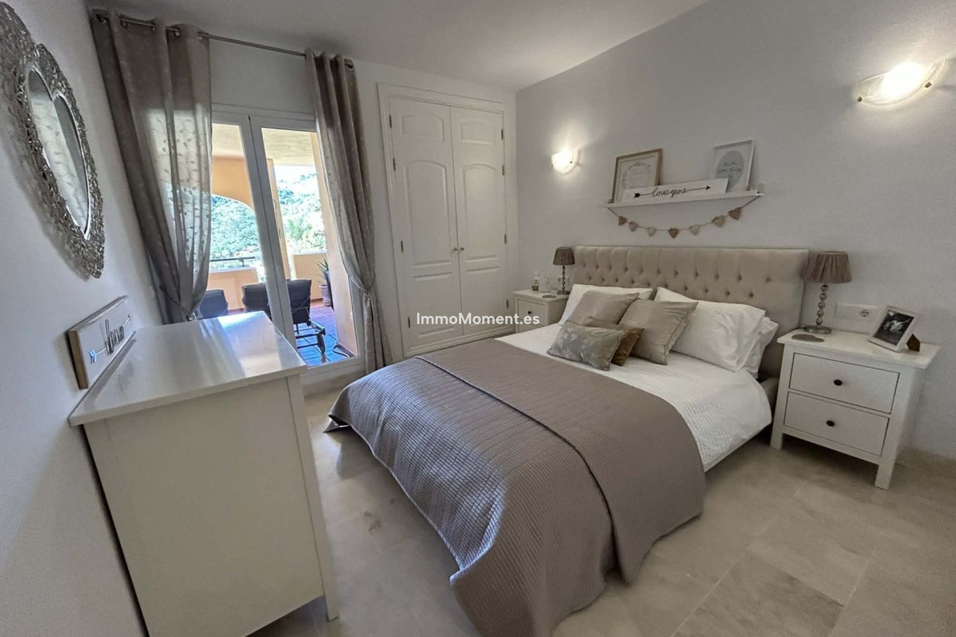 Resale - Apartment - Marbella - Elviria