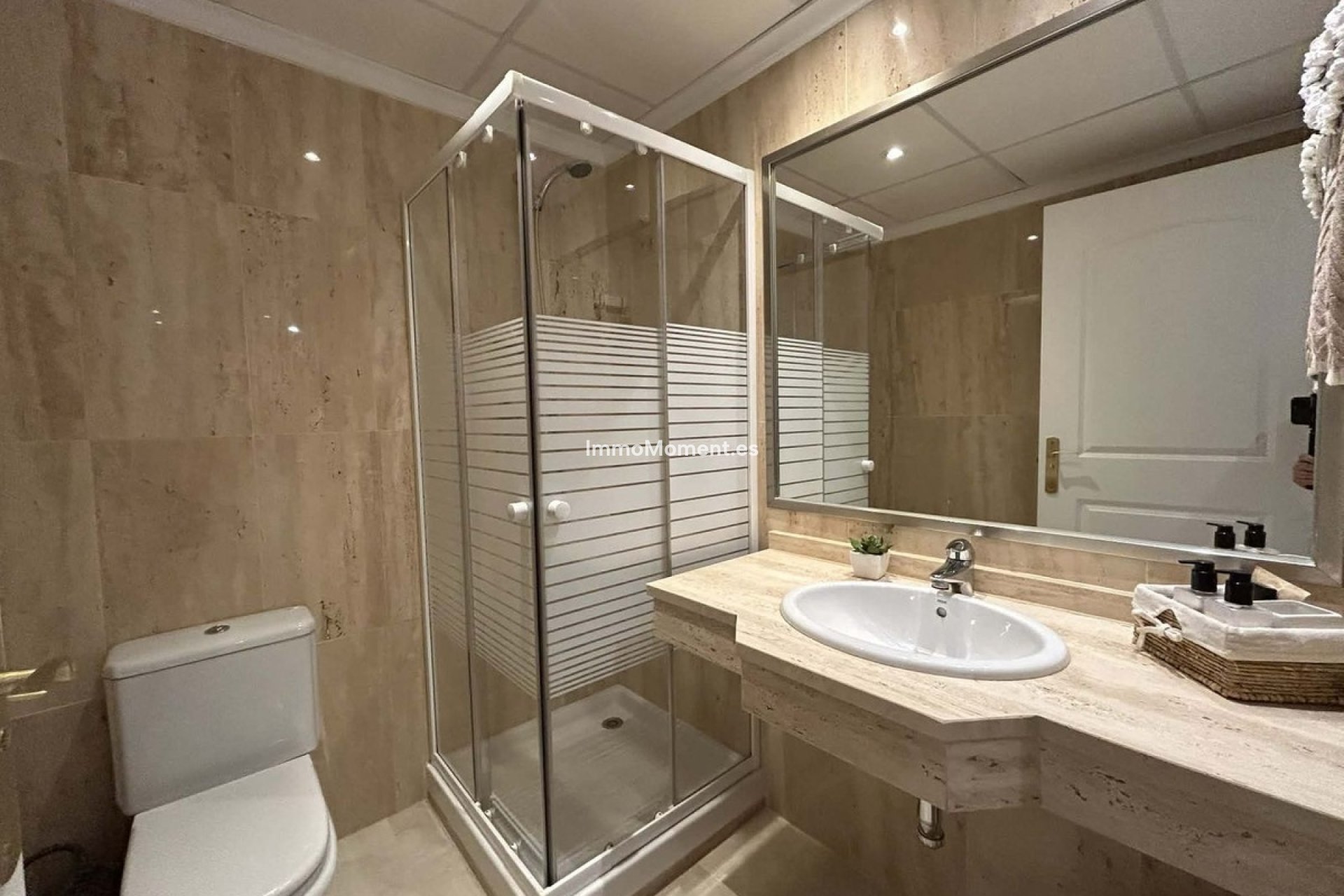 Resale - Apartment - Marbella - Elviria
