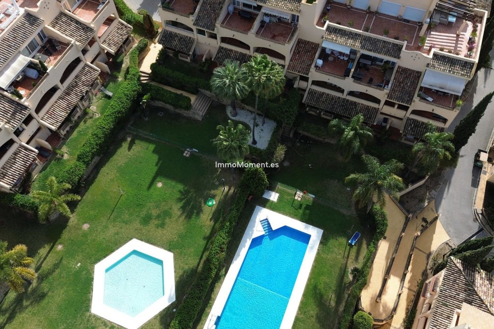 Resale - Apartment - Marbella - Elviria