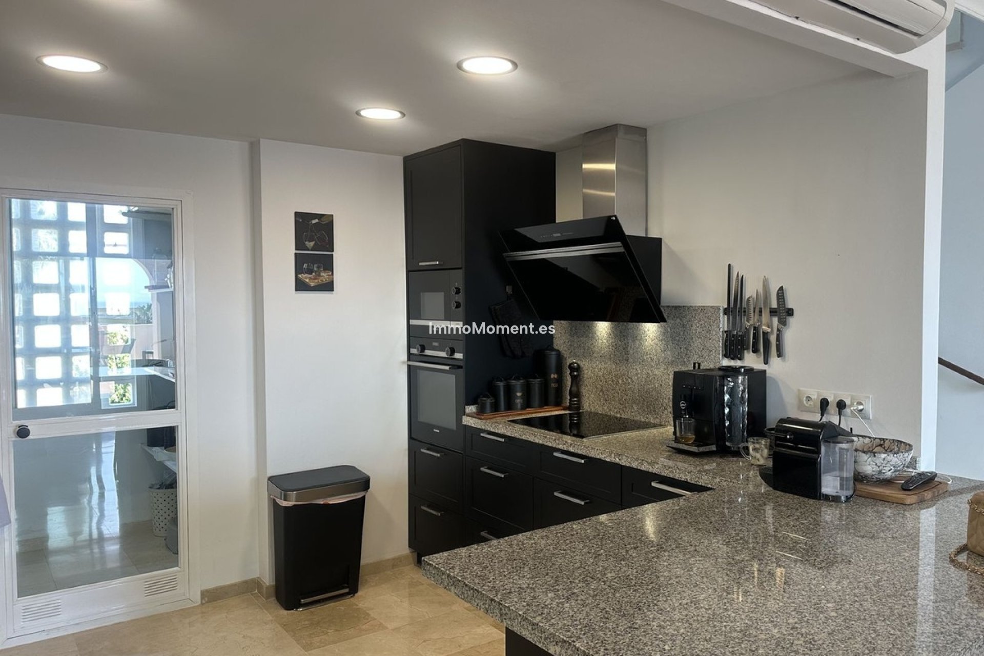 Resale - Apartment - Marbella - Elviria
