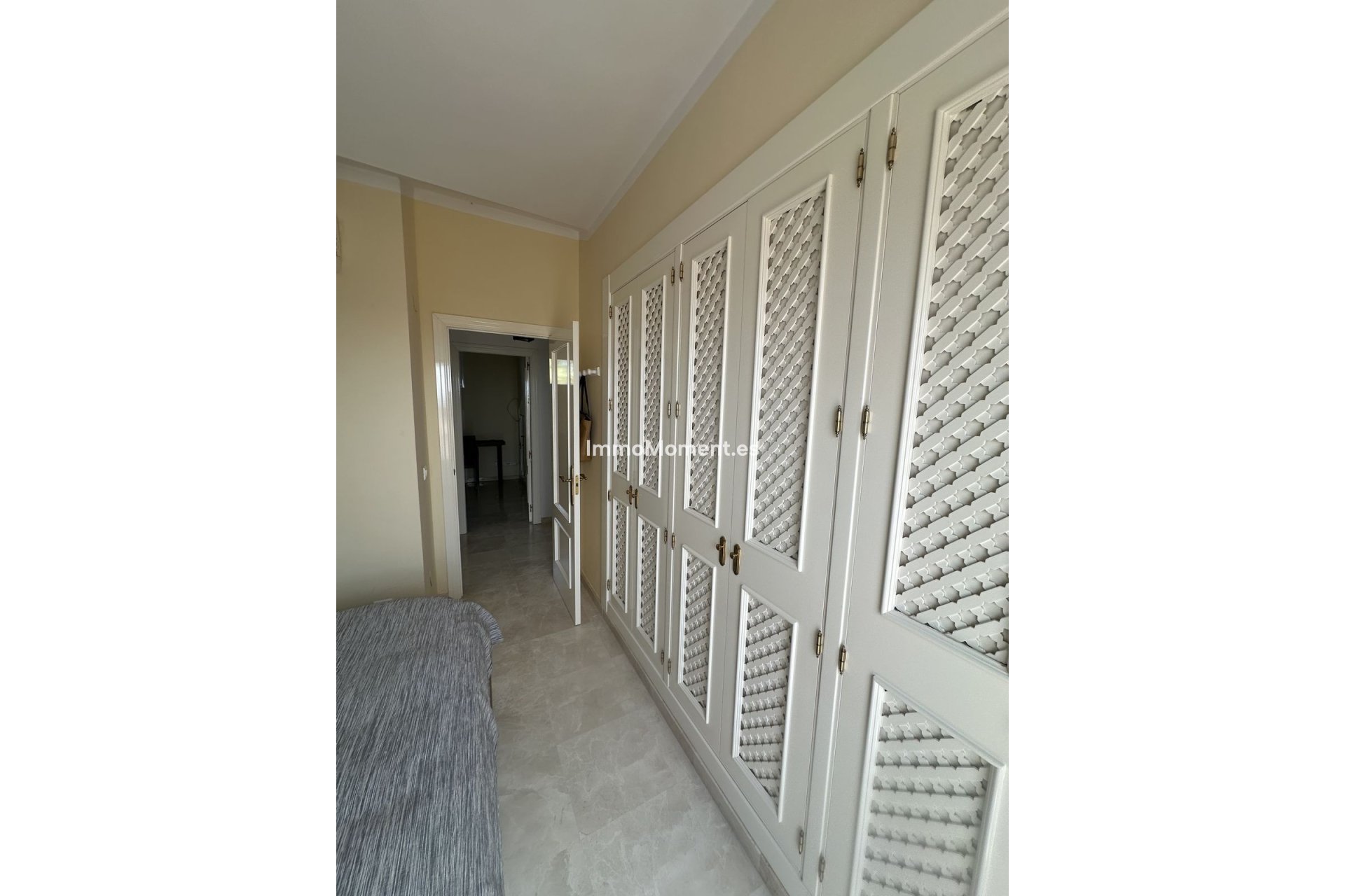 Resale - Apartment - Marbella - Elviria
