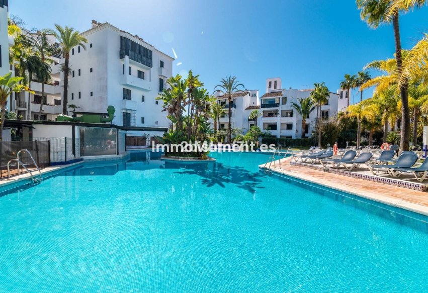 Resale - Apartment - Marbella - Elviria