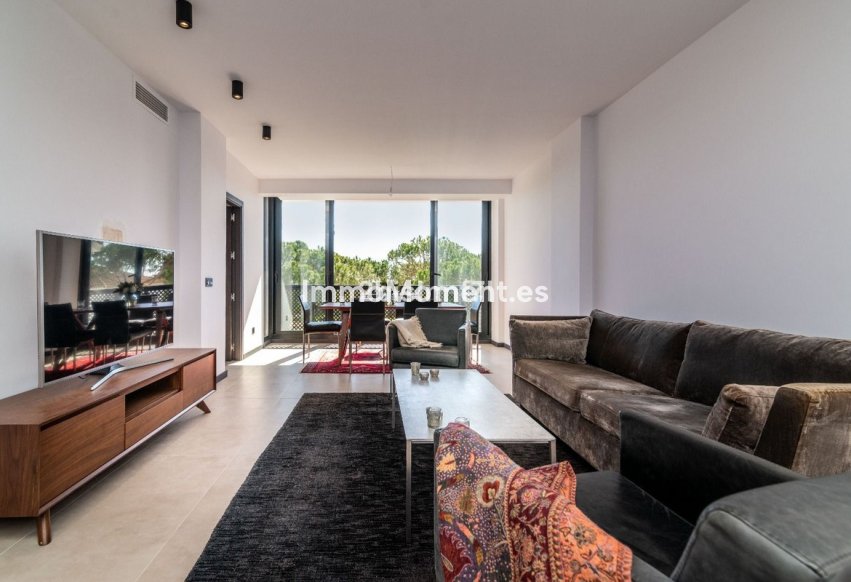 Resale - Apartment - Marbella - Elviria