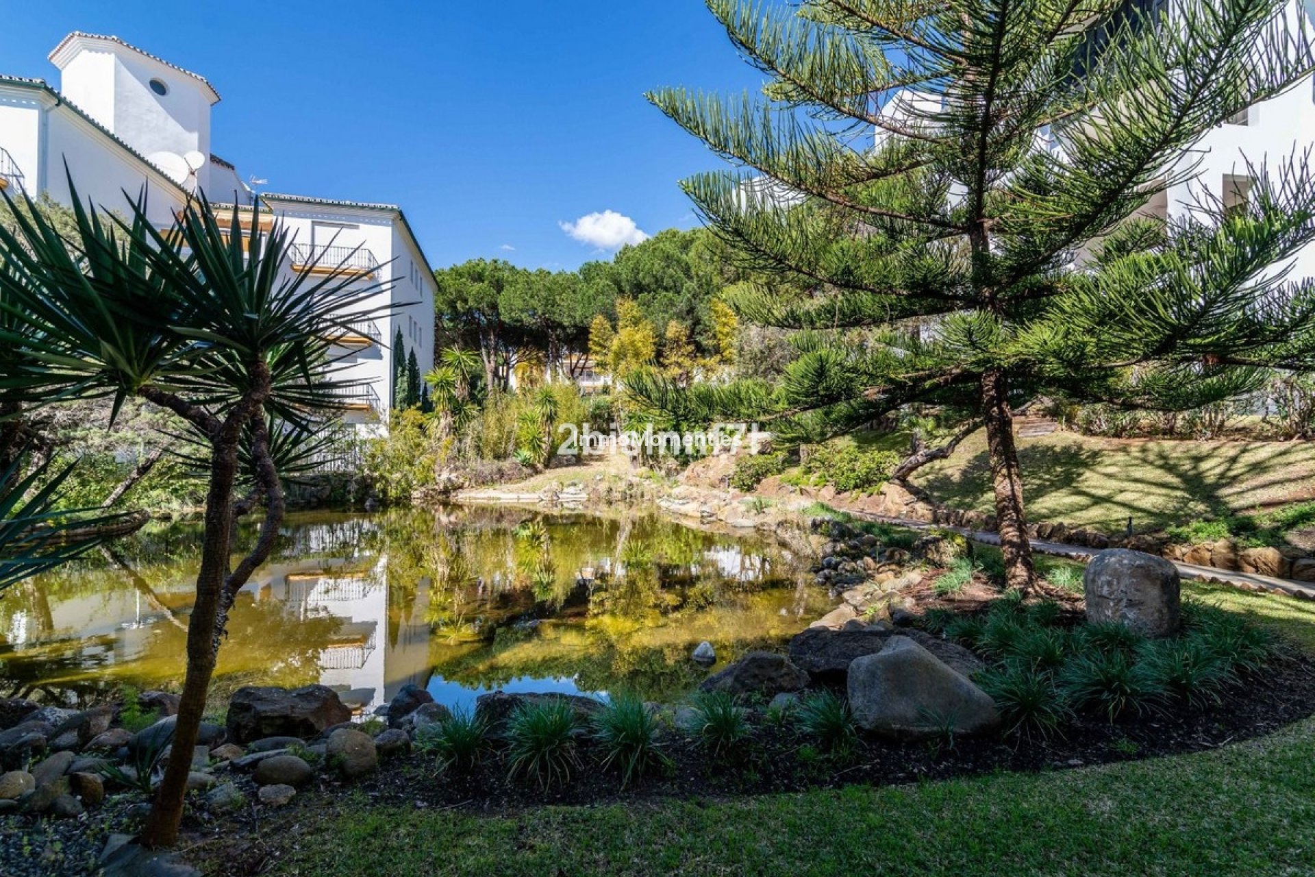 Resale - Apartment - Marbella - Elviria