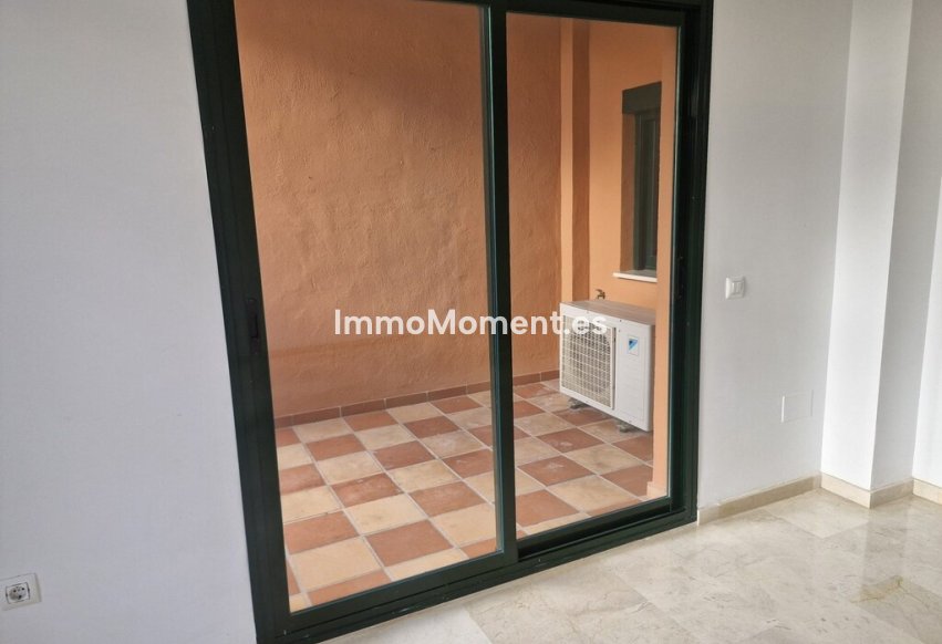 Resale - Apartment - Marbella - Elviria