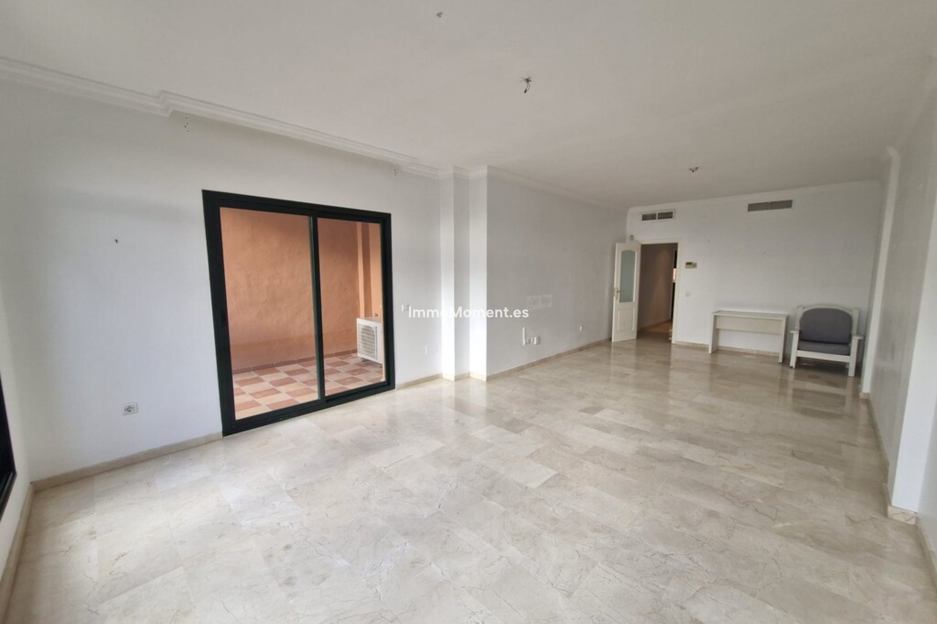 Resale - Apartment - Marbella - Elviria