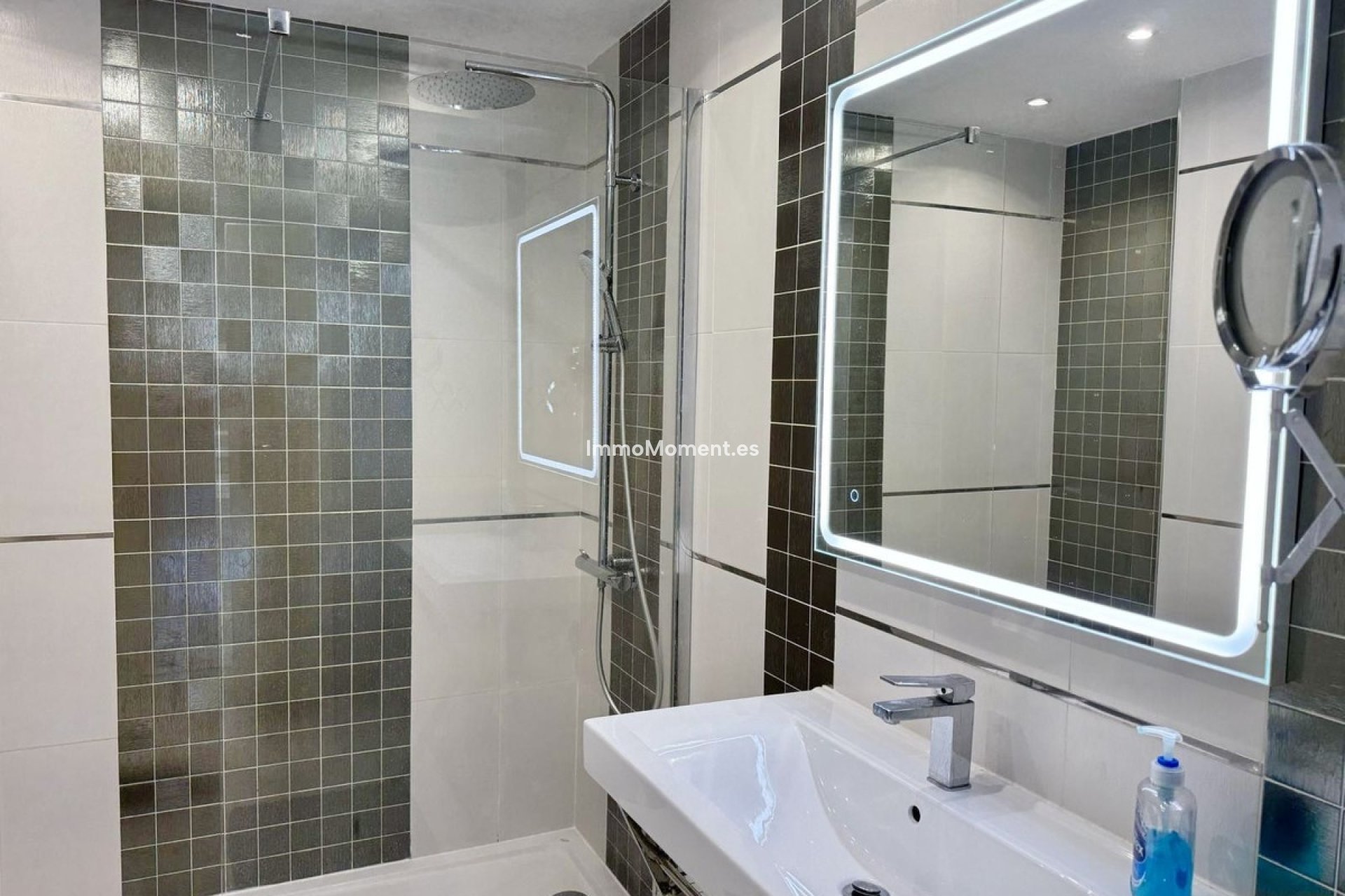 Resale - Apartment - Marbella - Elviria