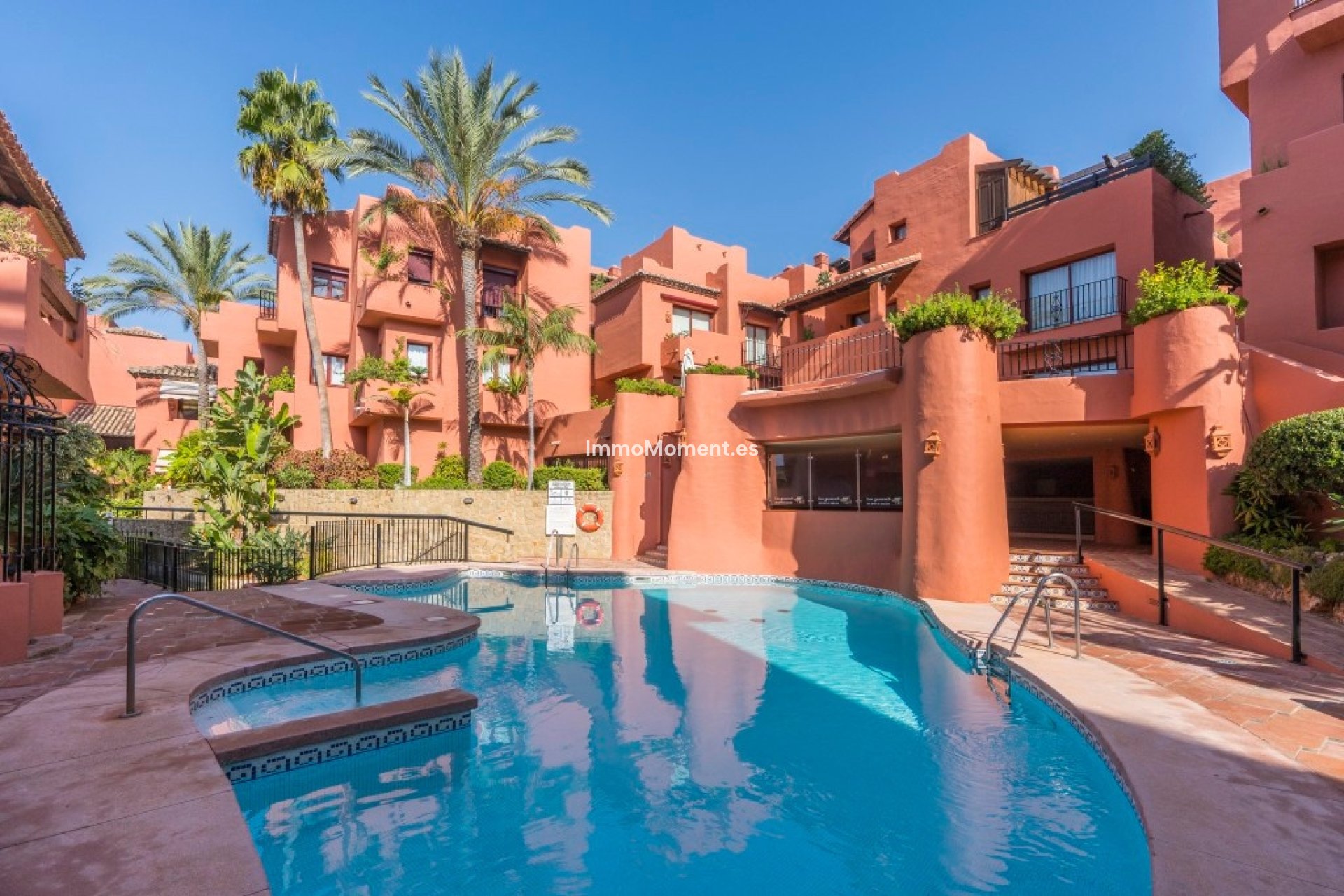 Resale - Apartment - Marbella - Elviria