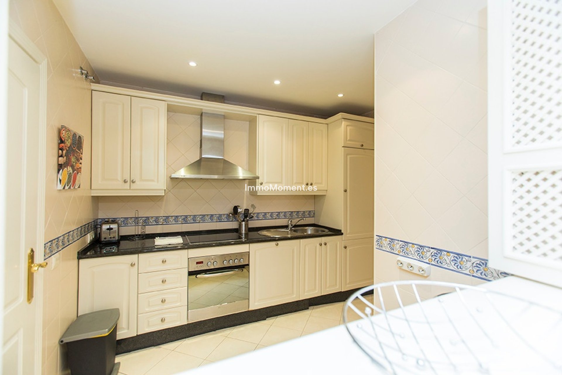 Resale - Apartment - Marbella - Elviria