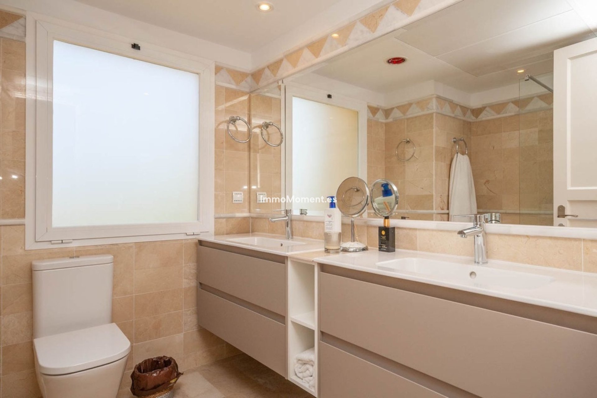 Resale - Apartment - Marbella - Elviria