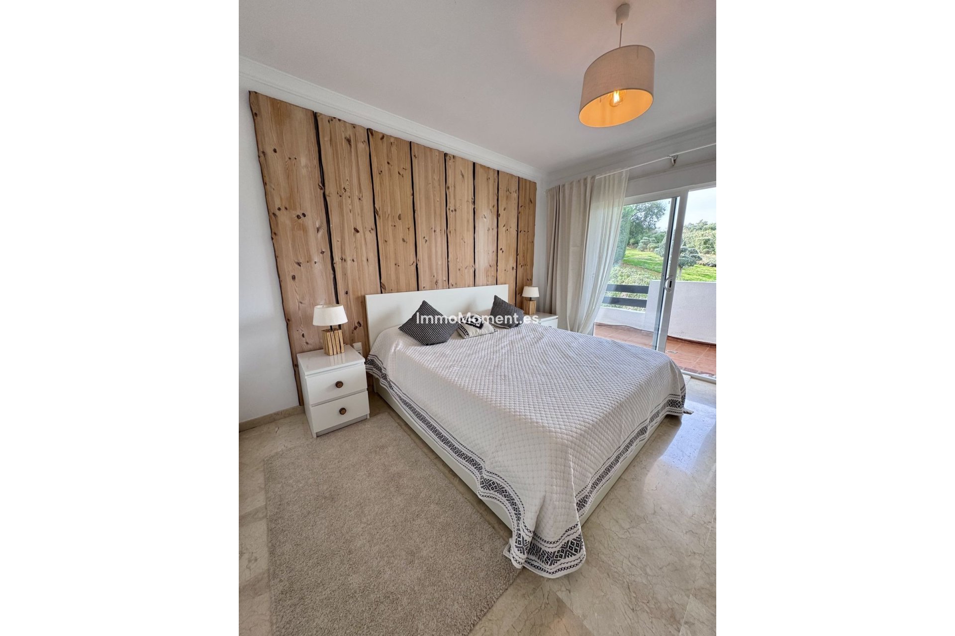Resale - Apartment - Marbella - Elviria