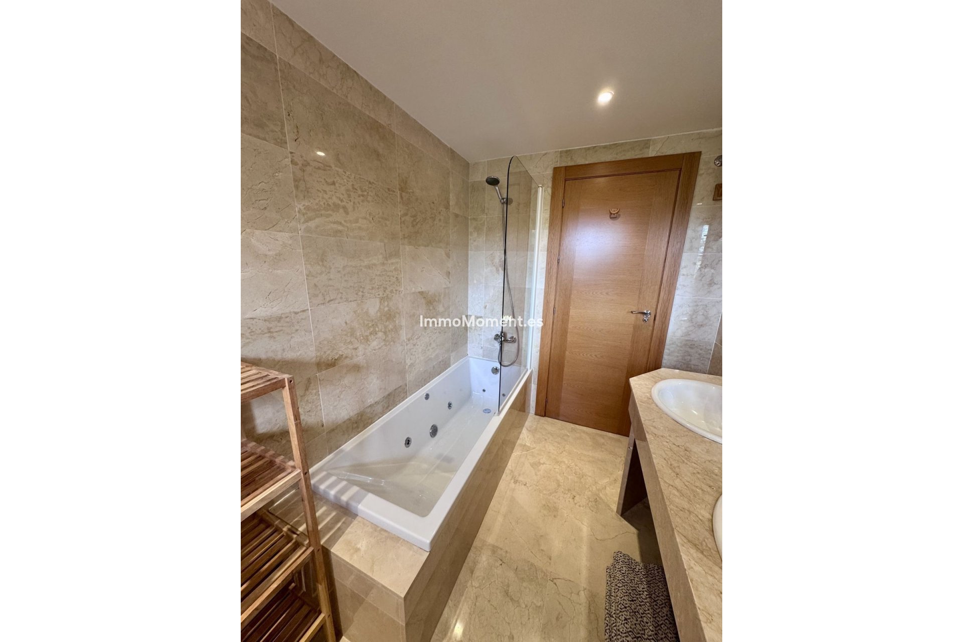 Resale - Apartment - Marbella - Elviria