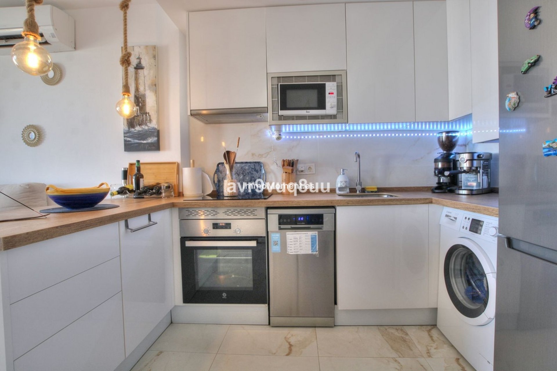 Resale - Apartment - Marbella - Elviria