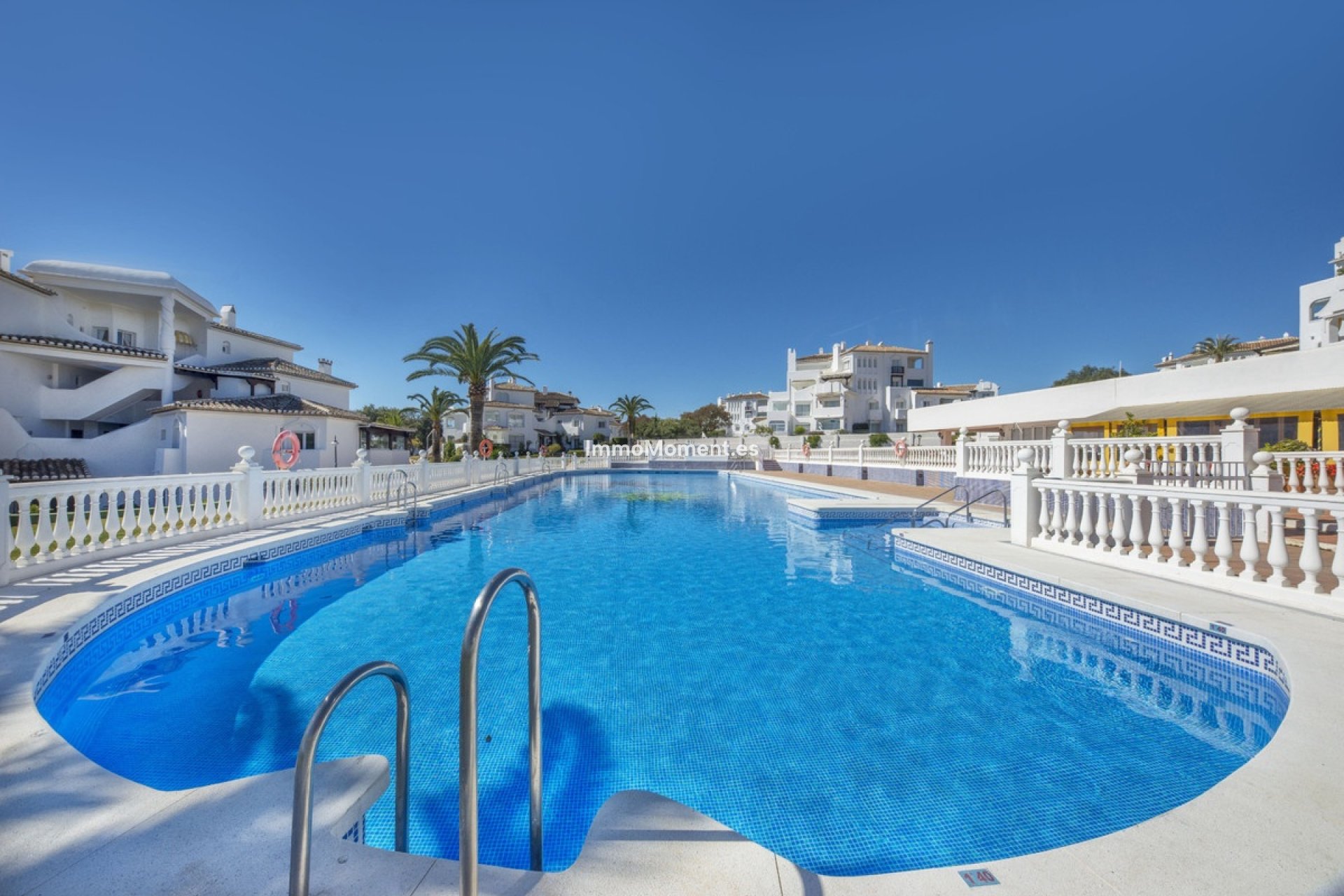 Resale - Apartment - Marbella - Elviria