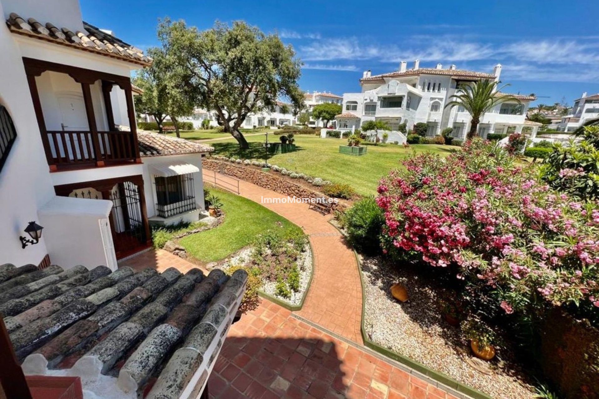 Resale - Apartment - Marbella - Elviria