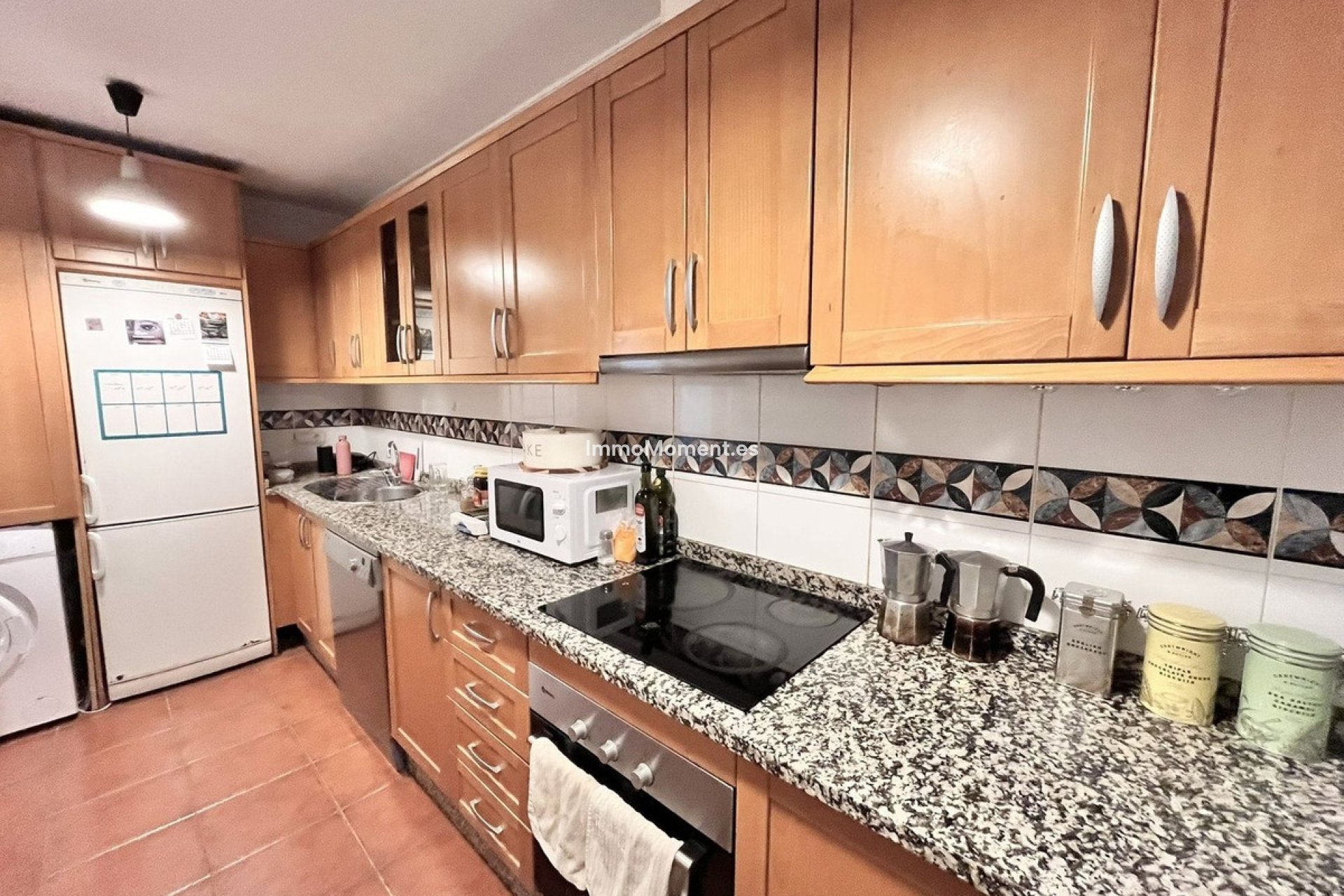 Resale - Apartment - Marbella - Elviria