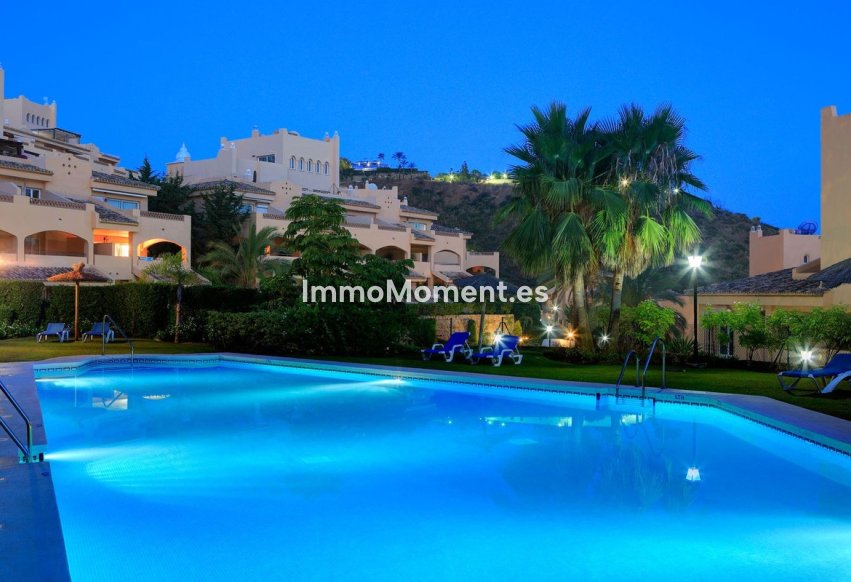 Resale - Apartment - Marbella - Elviria