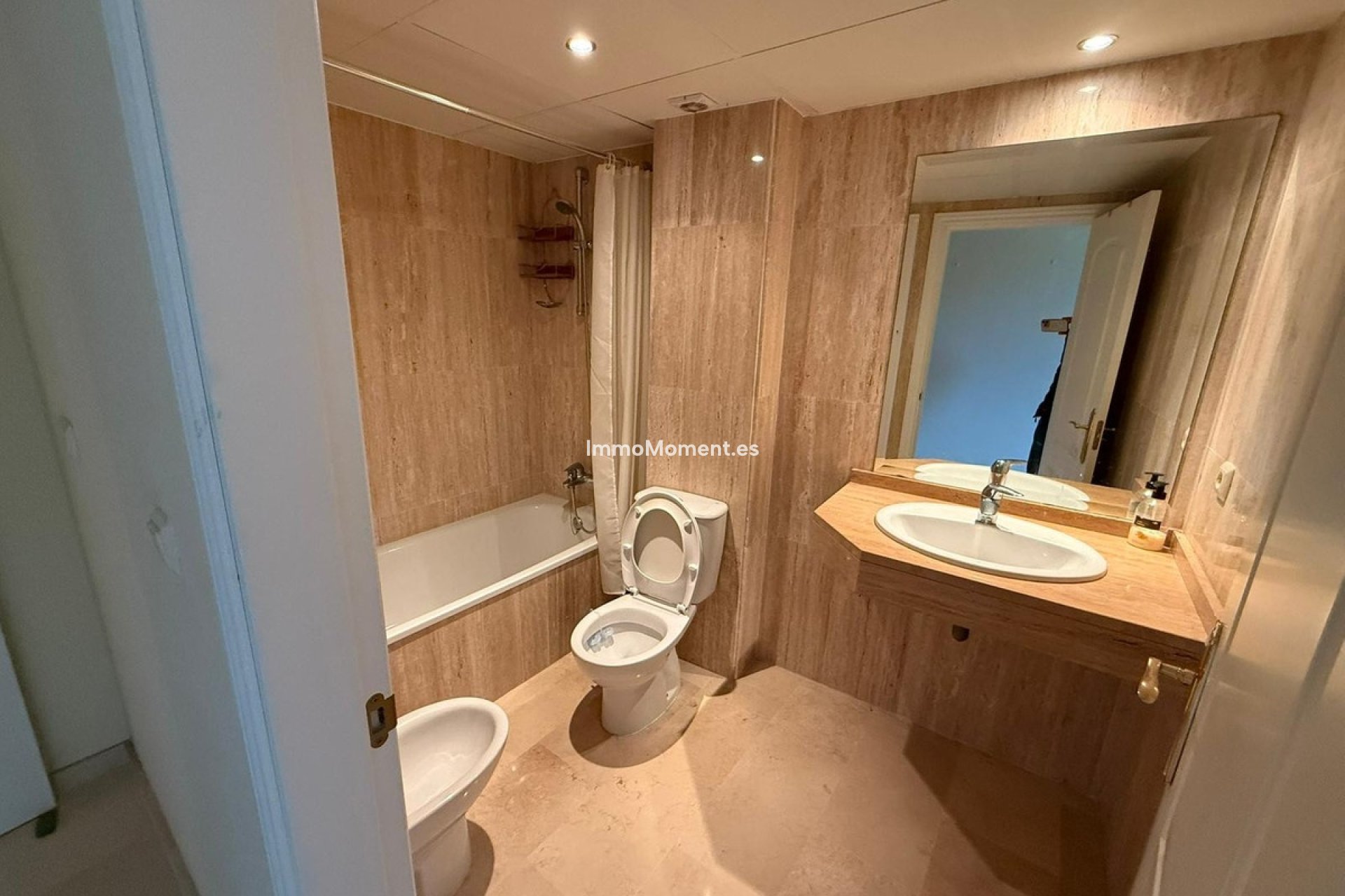 Resale - Apartment - Marbella - Elviria