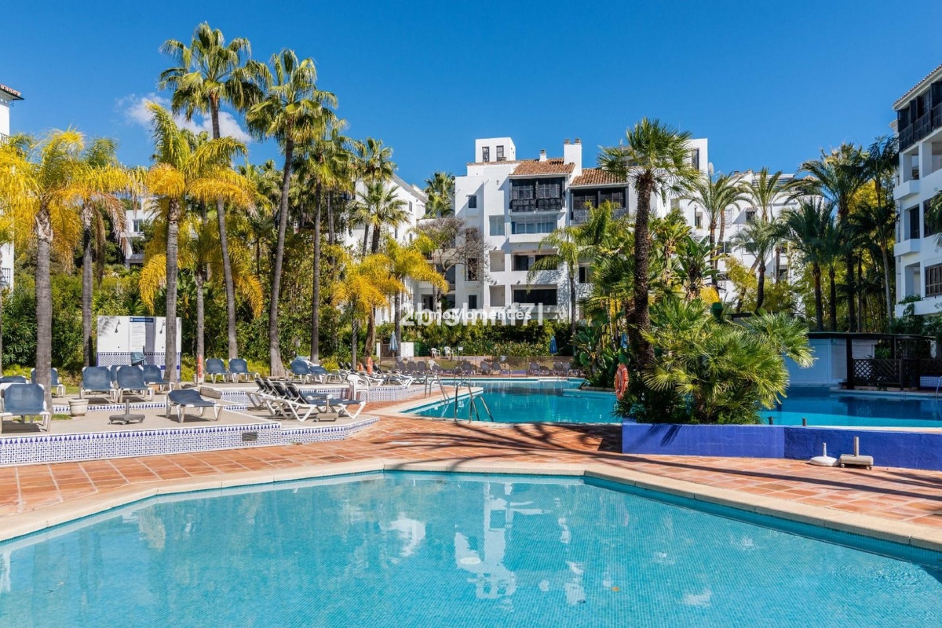Resale - Apartment - Marbella - Elviria