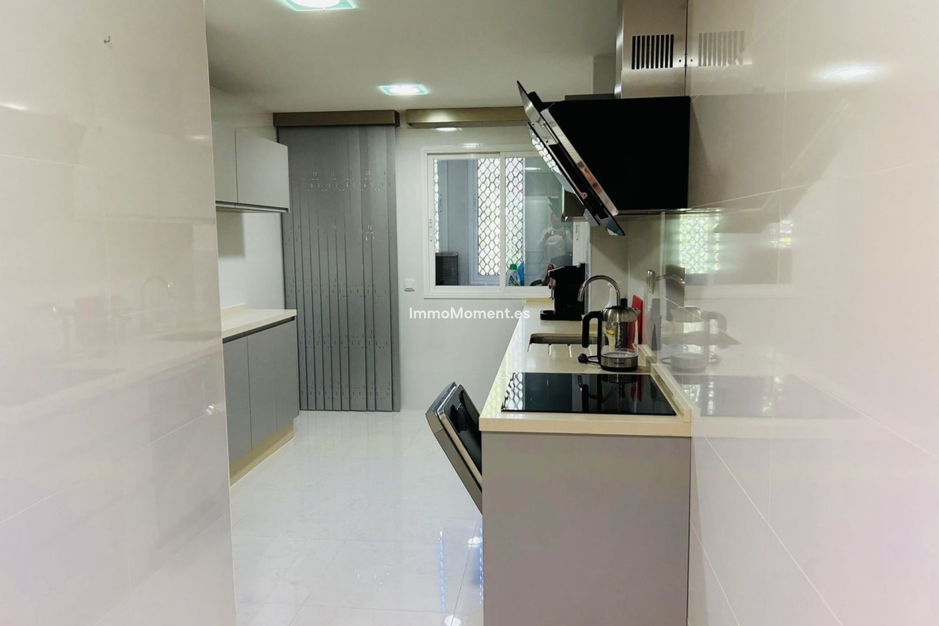 Resale - Apartment - Marbella - Elviria