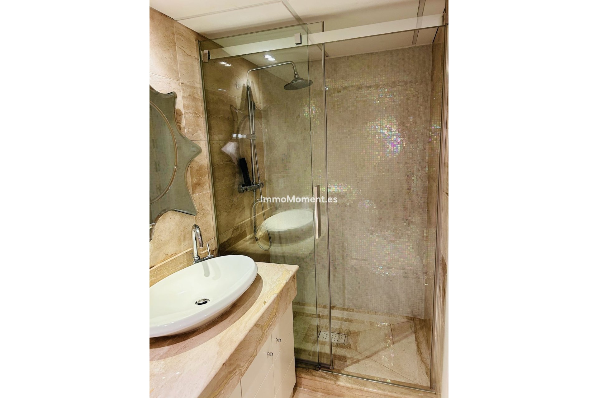Resale - Apartment - Marbella - Elviria