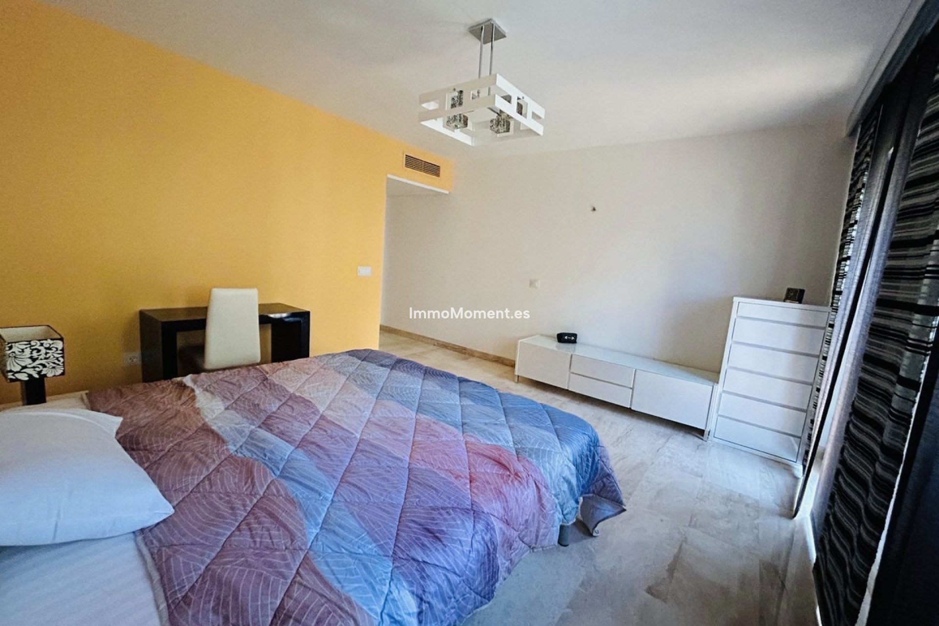 Resale - Apartment - Marbella - Elviria