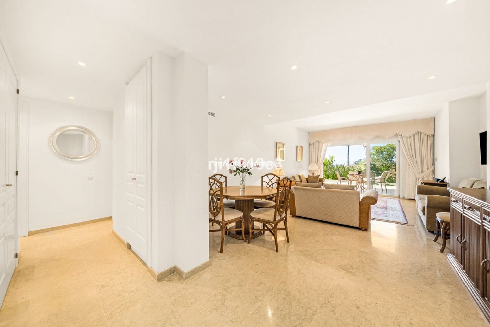 Resale - Apartment - Marbella - Elviria