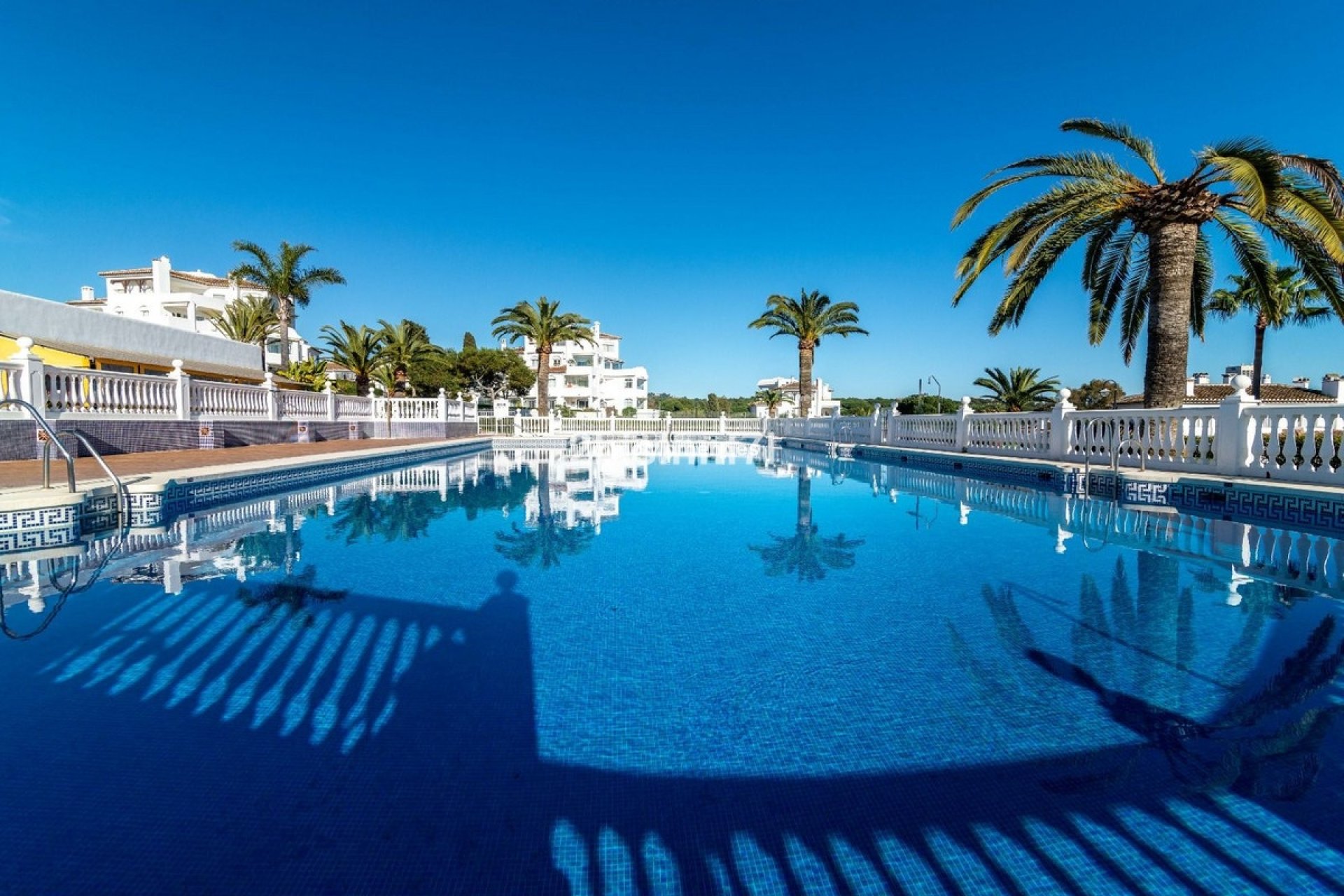 Resale - Apartment - Marbella - Elviria