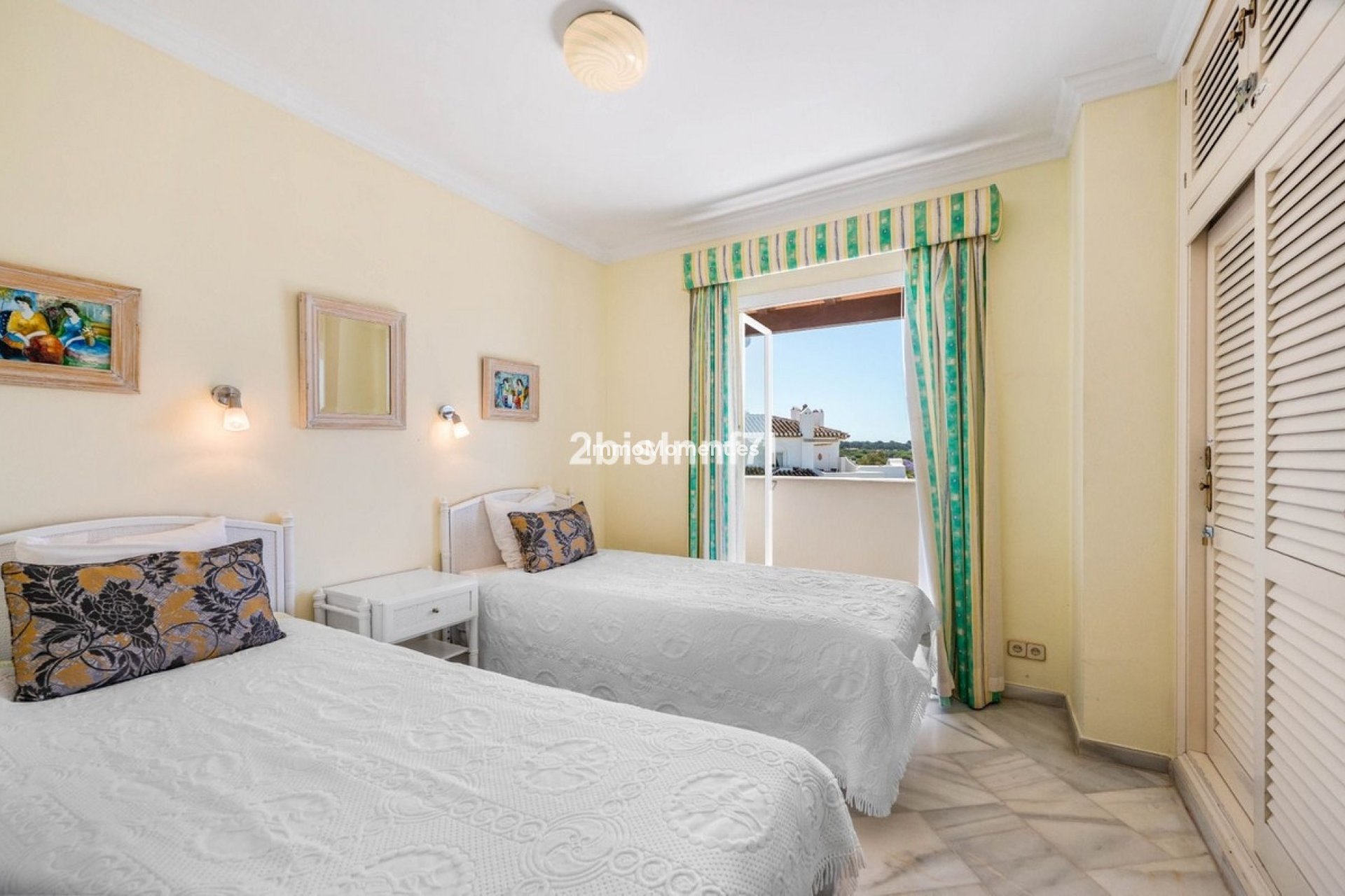 Resale - Apartment - Marbella - Elviria