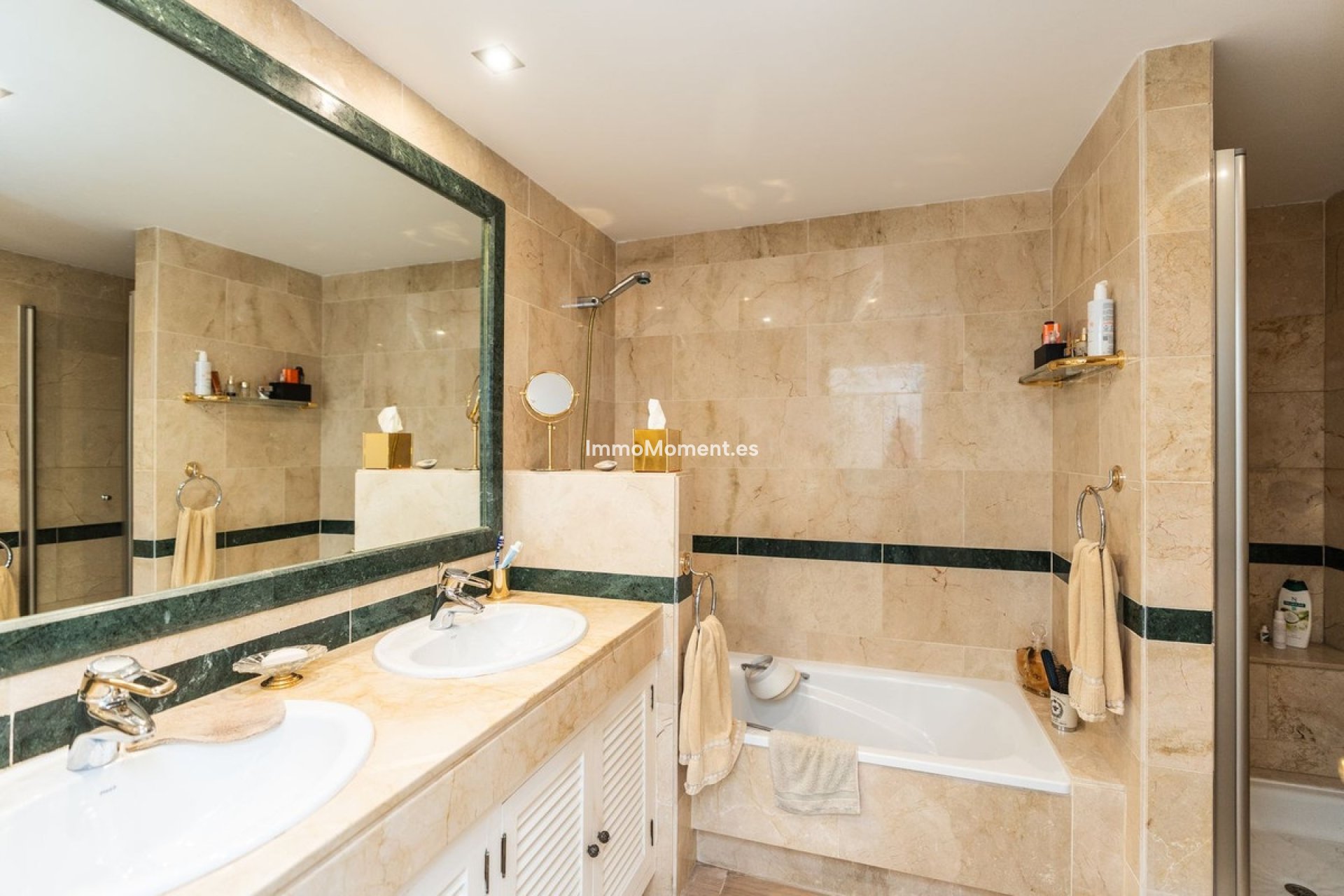 Resale - Apartment - Marbella - Elviria