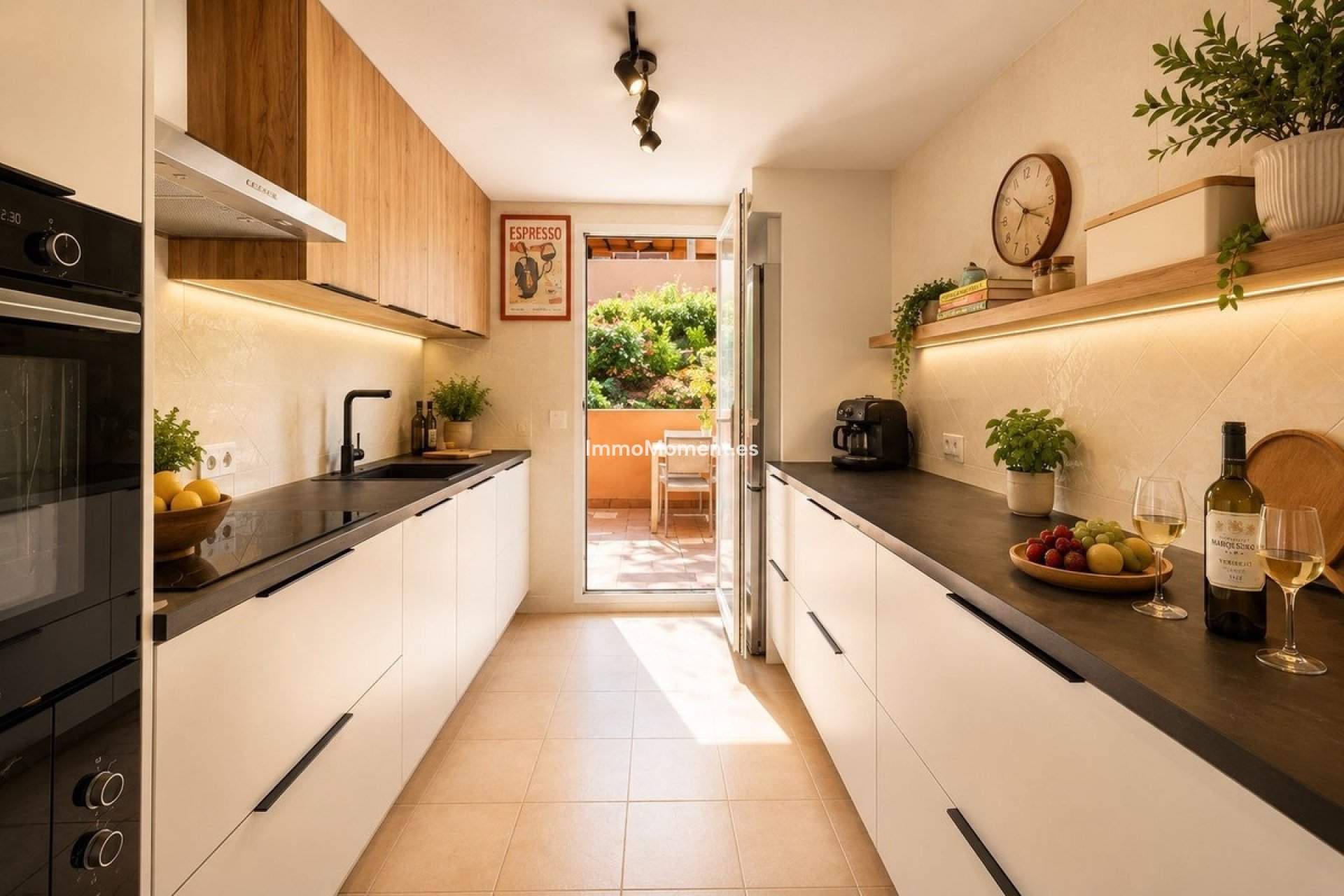Resale - Apartment - Marbella - Elviria