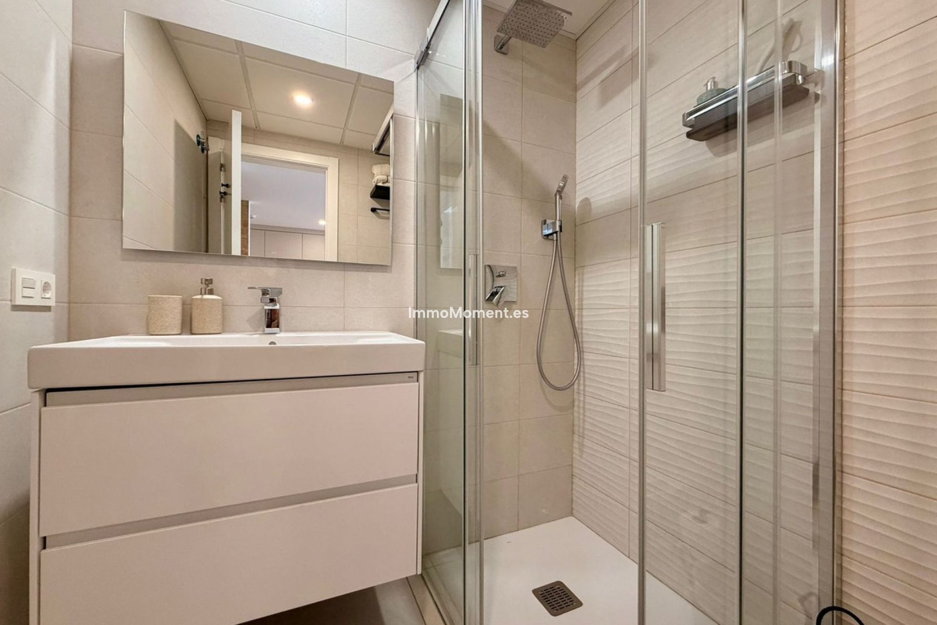 Resale - Apartment - Marbella - Elviria