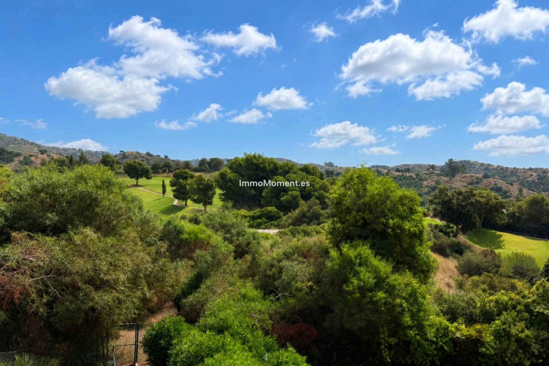Resale - Apartment - Marbella - Elviria