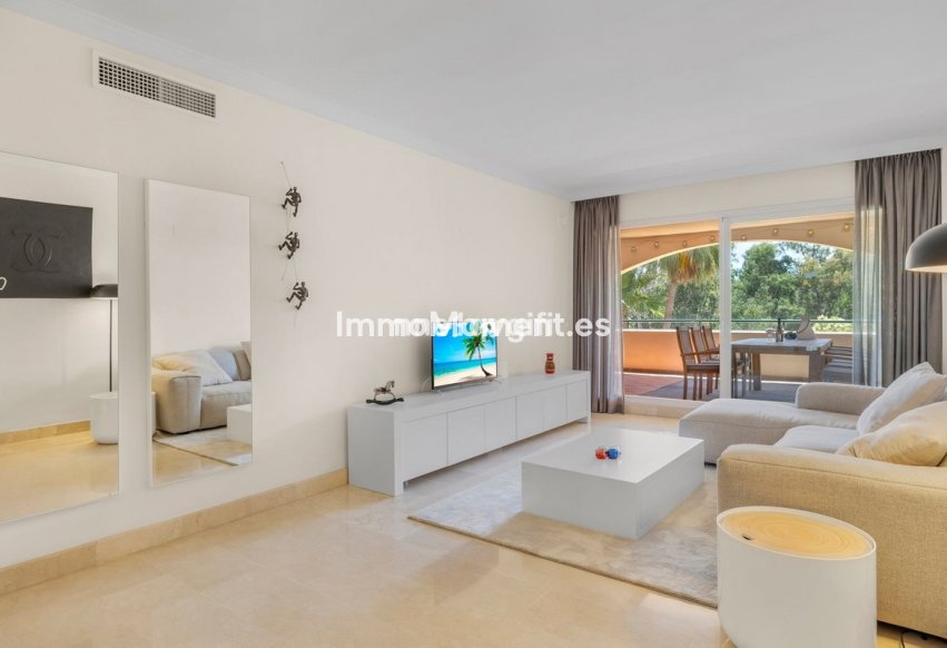 Resale - Apartment - Marbella - Elviria