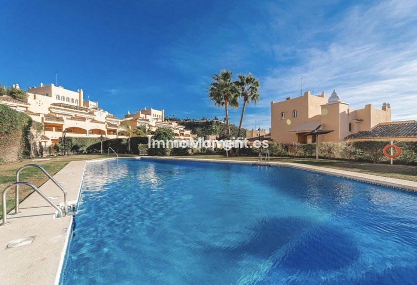 Resale - Apartment - Marbella - Elviria