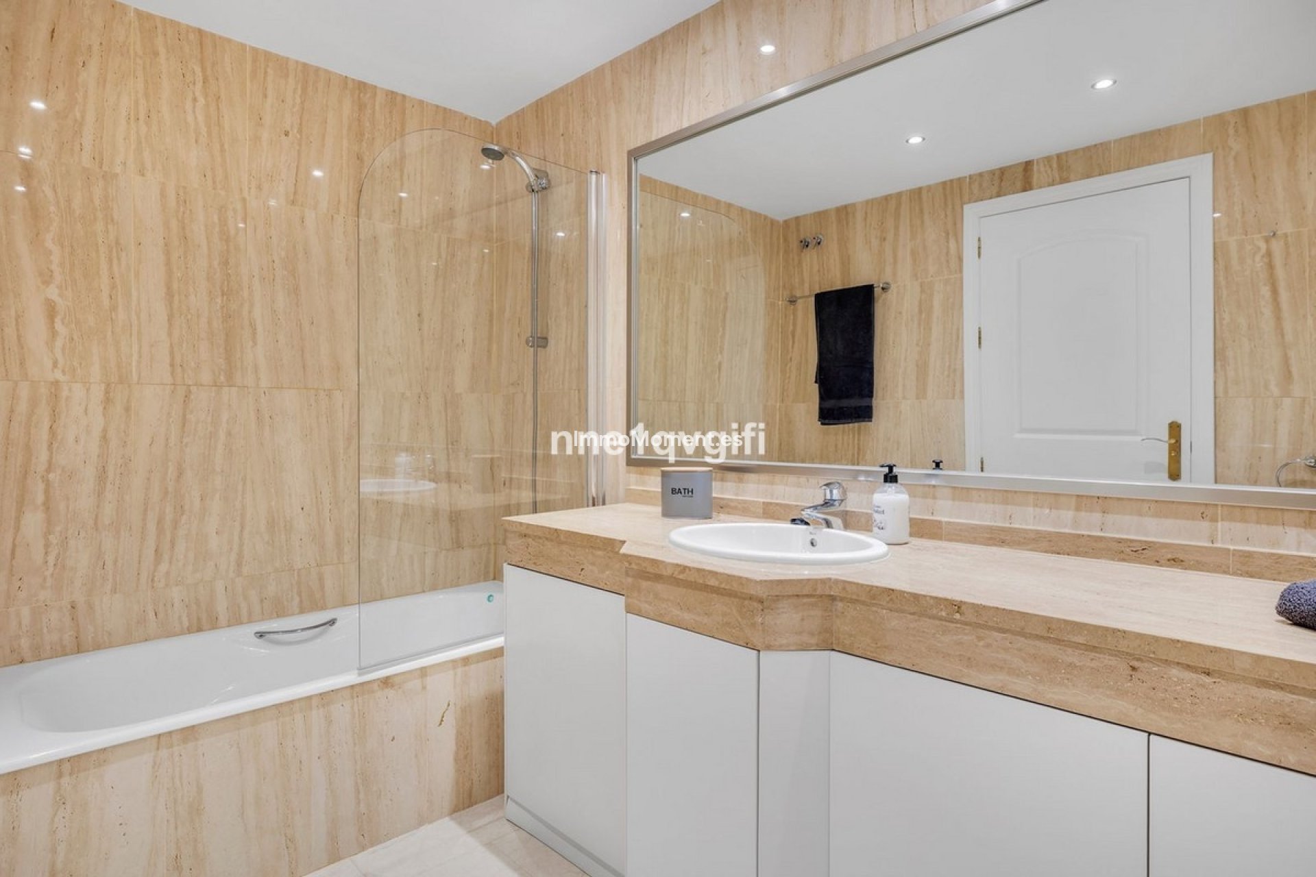 Resale - Apartment - Marbella - Elviria