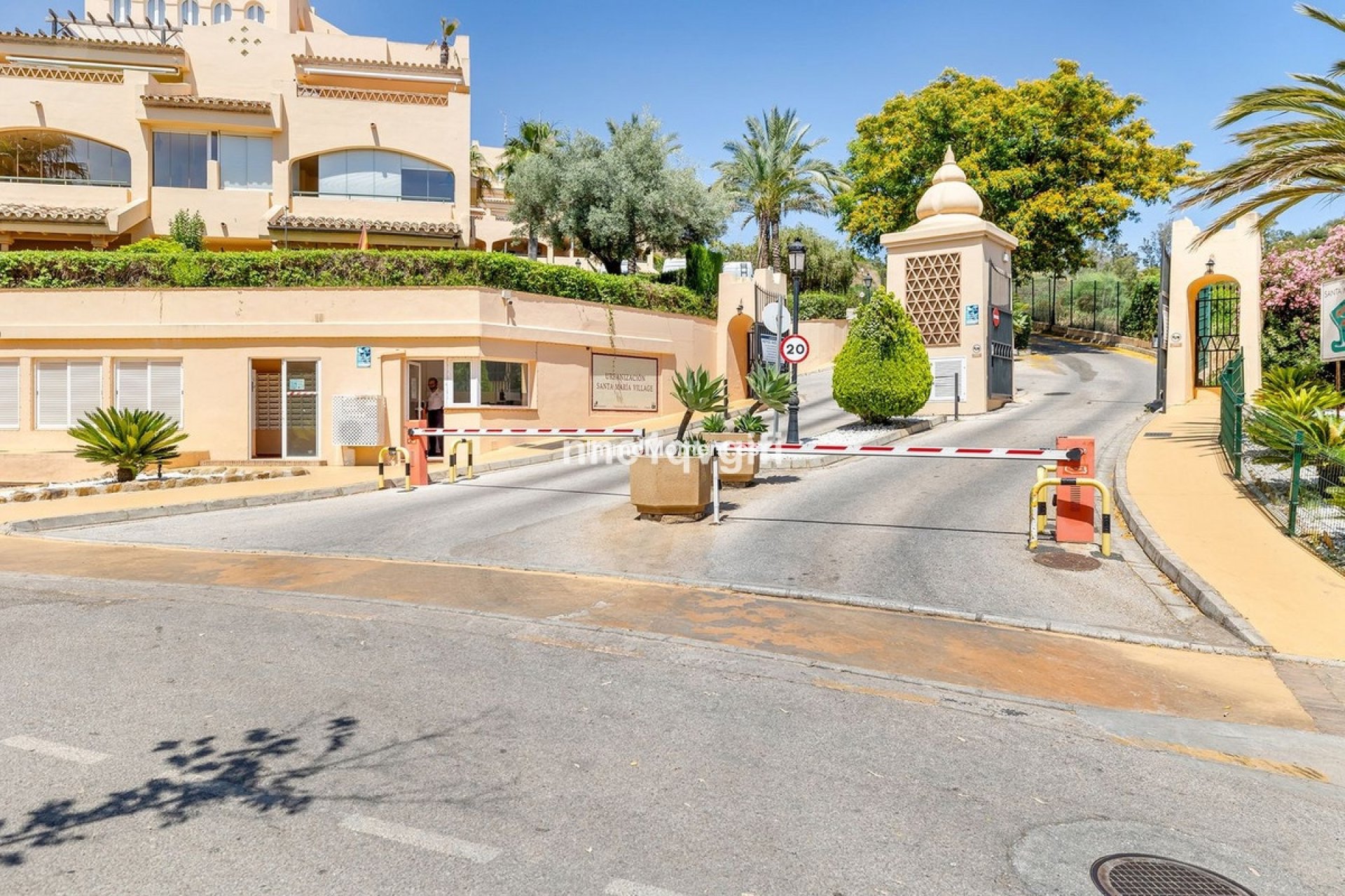 Resale - Apartment - Marbella - Elviria