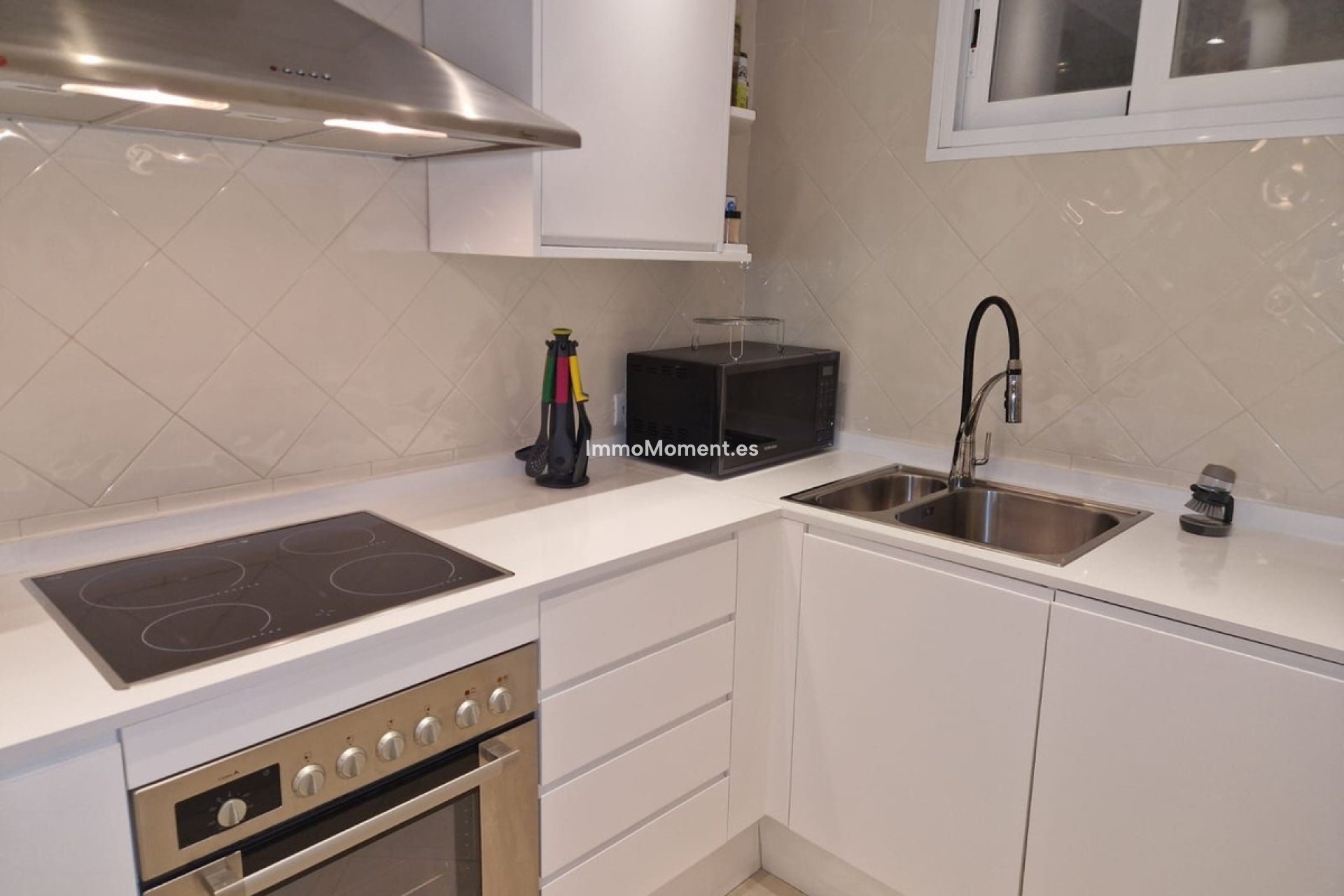 Resale - Apartment - Marbella - Elviria