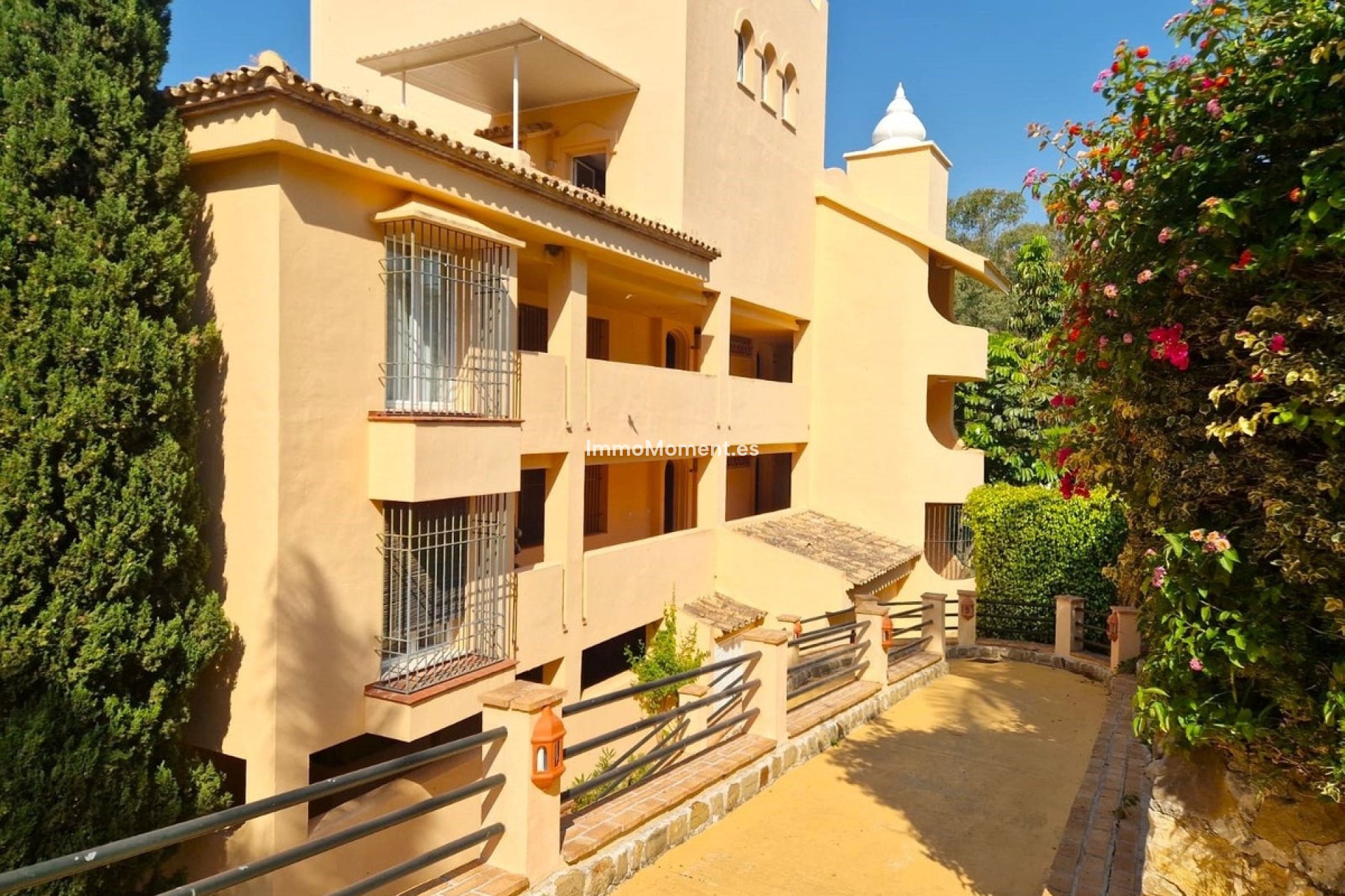 Resale - Apartment - Marbella - Elviria