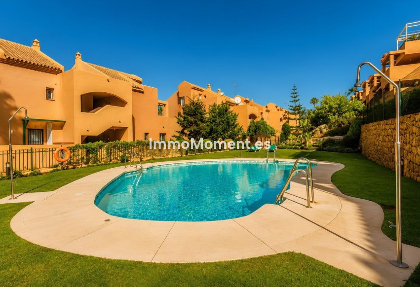 Resale - Apartment - Marbella - Elviria