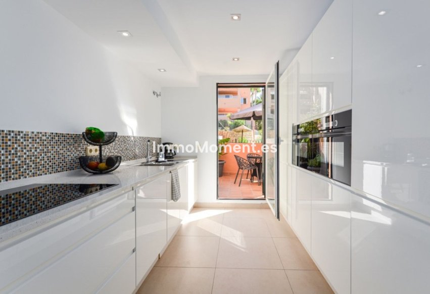Resale - Apartment - Marbella - Elviria