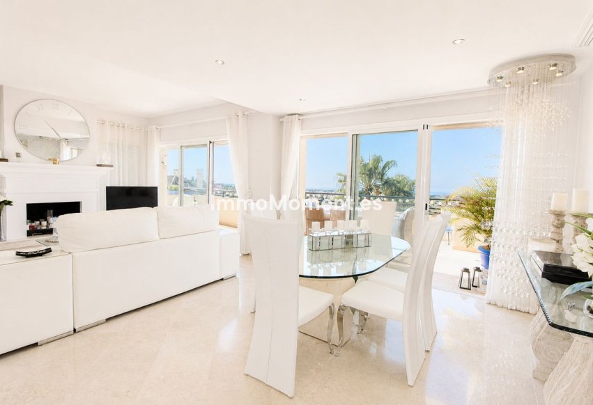 Resale - Apartment - Marbella - Elviria