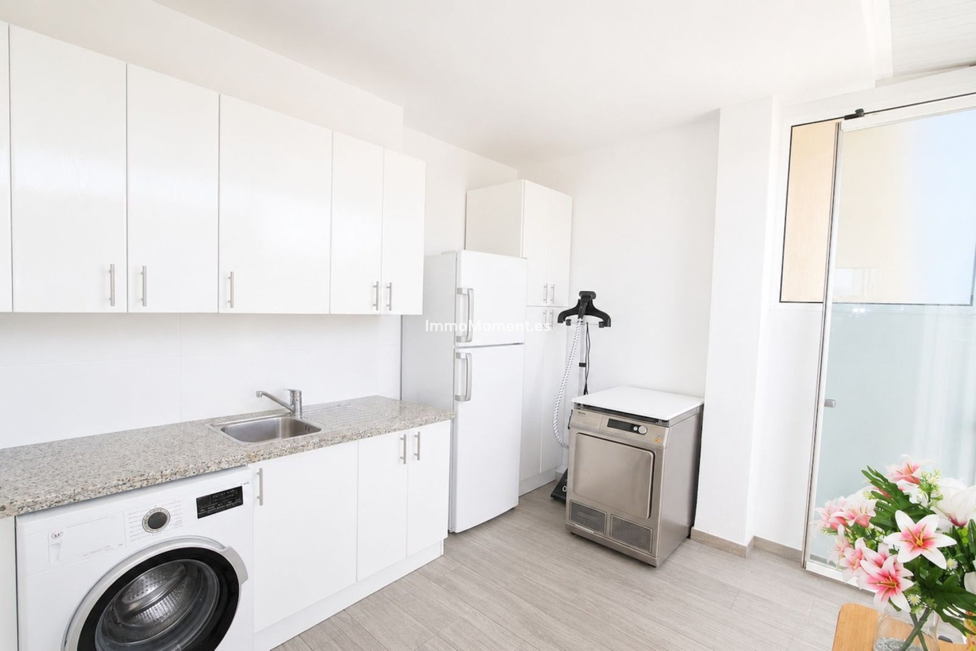Resale - Apartment - Marbella - Elviria