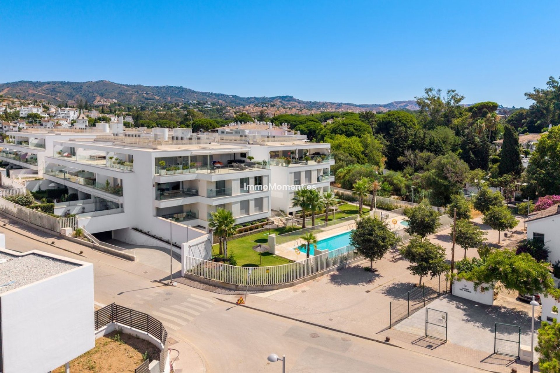Resale - Apartment - Marbella - Elviria