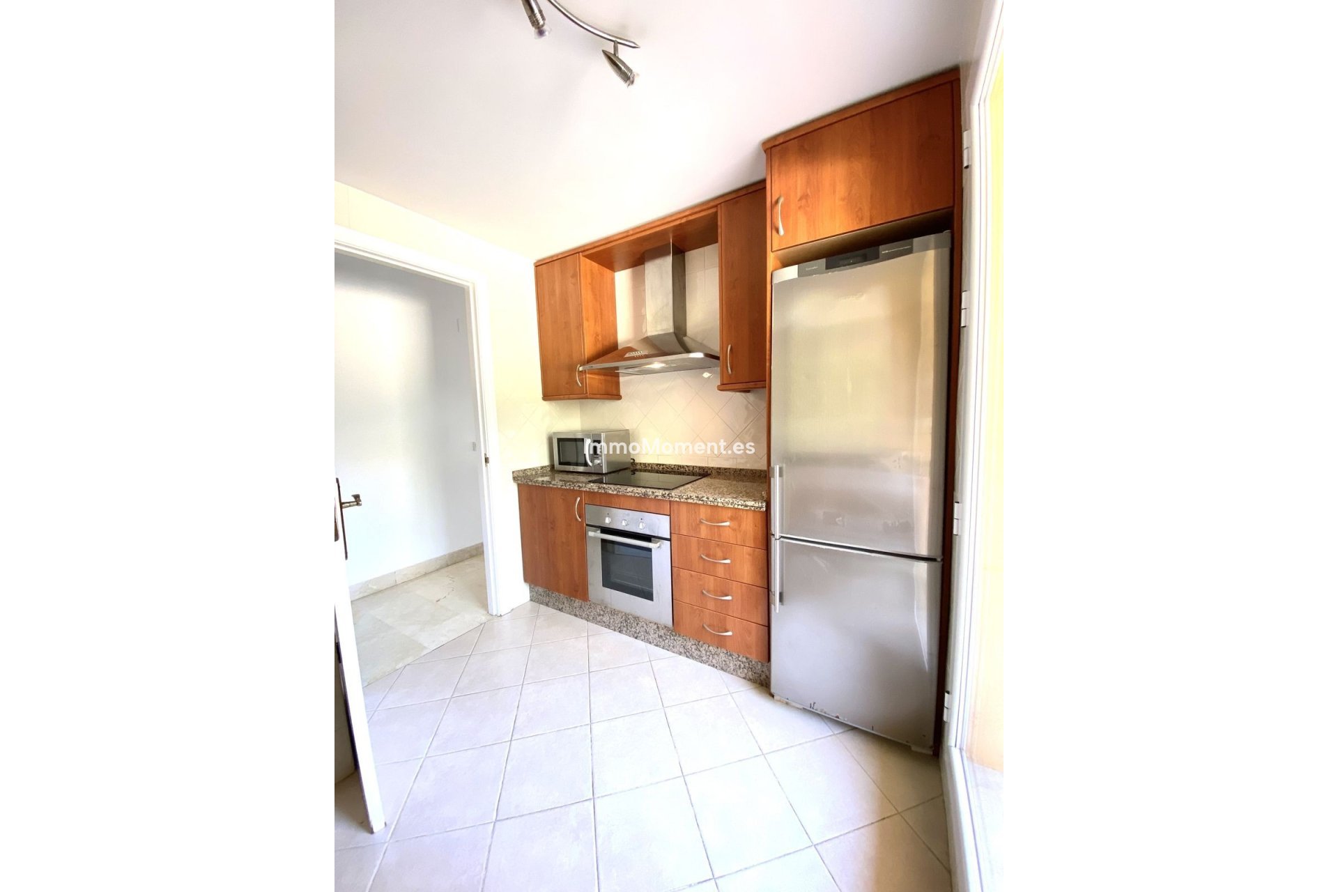 Resale - Apartment - Marbella - Elviria