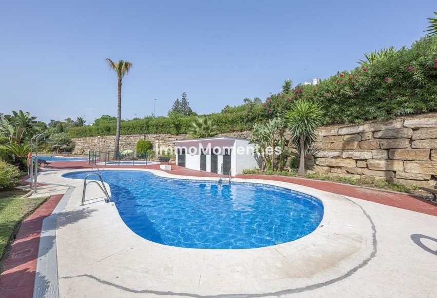 Resale - Apartment - Marbella - Guadalmina Alta