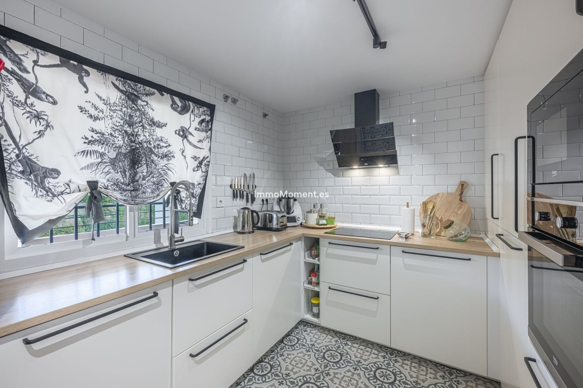 Resale - Apartment - Marbella - Guadalmina Alta