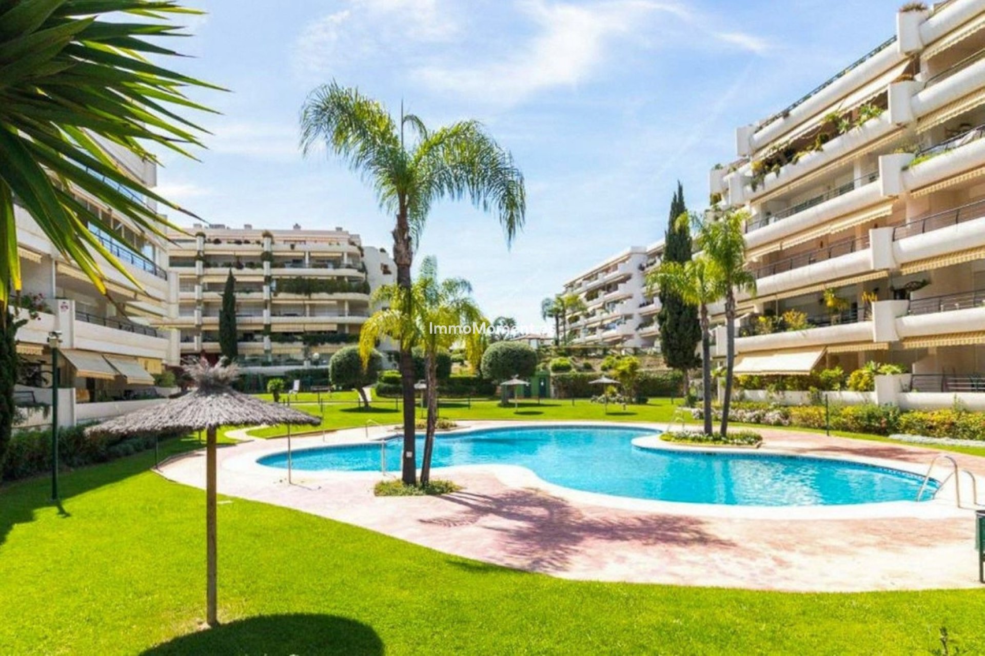 Resale - Apartment - Marbella - Guadalmina Alta